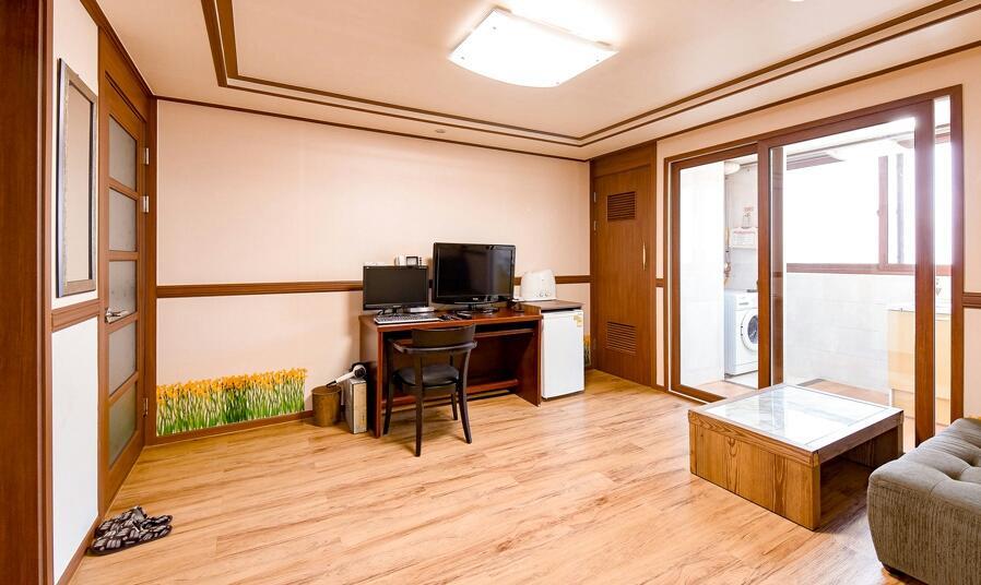 Hillstay Residence Hotel Gumi Ngoại thất bức ảnh
