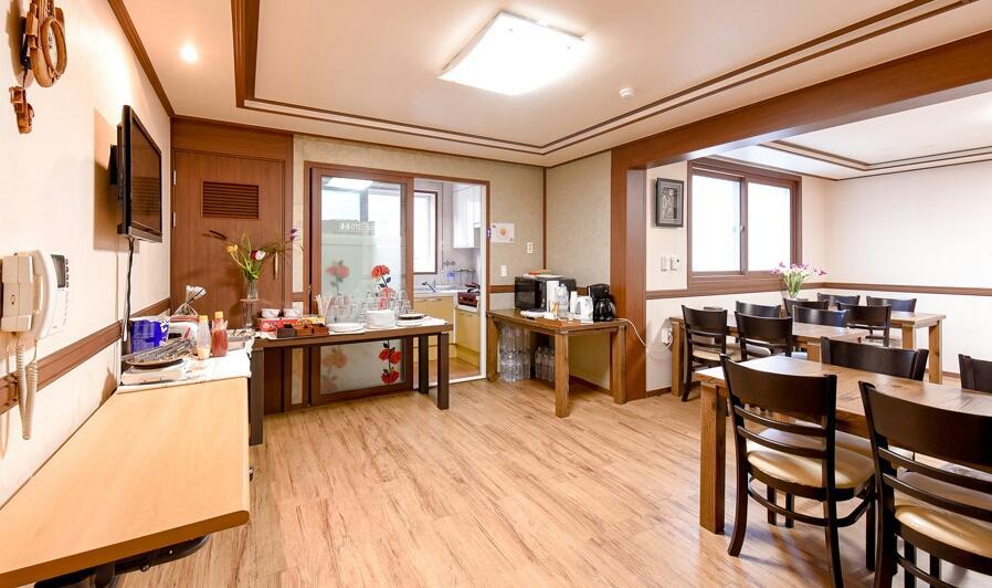 Hillstay Residence Hotel Gumi Ngoại thất bức ảnh